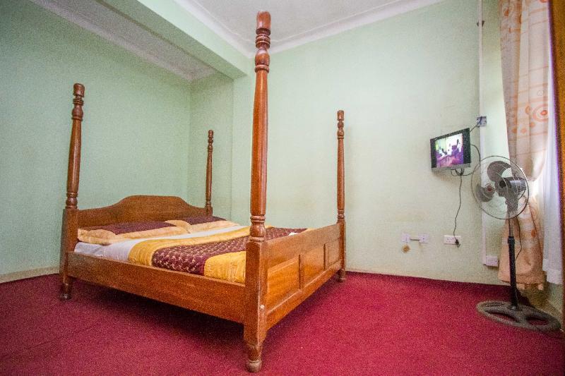 Serene Hotel Καμπάλα Εξωτερικό φωτογραφία